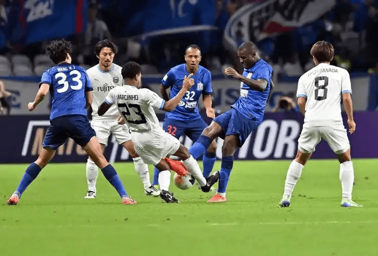 意甲焦点战：克雷莫纳主场死磕那不勒斯，保级铁桶能否抵挡争冠狂潮？